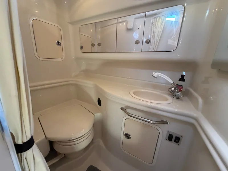 Slide: The Image of Sea Ray Sundancer 320 2006 - 25