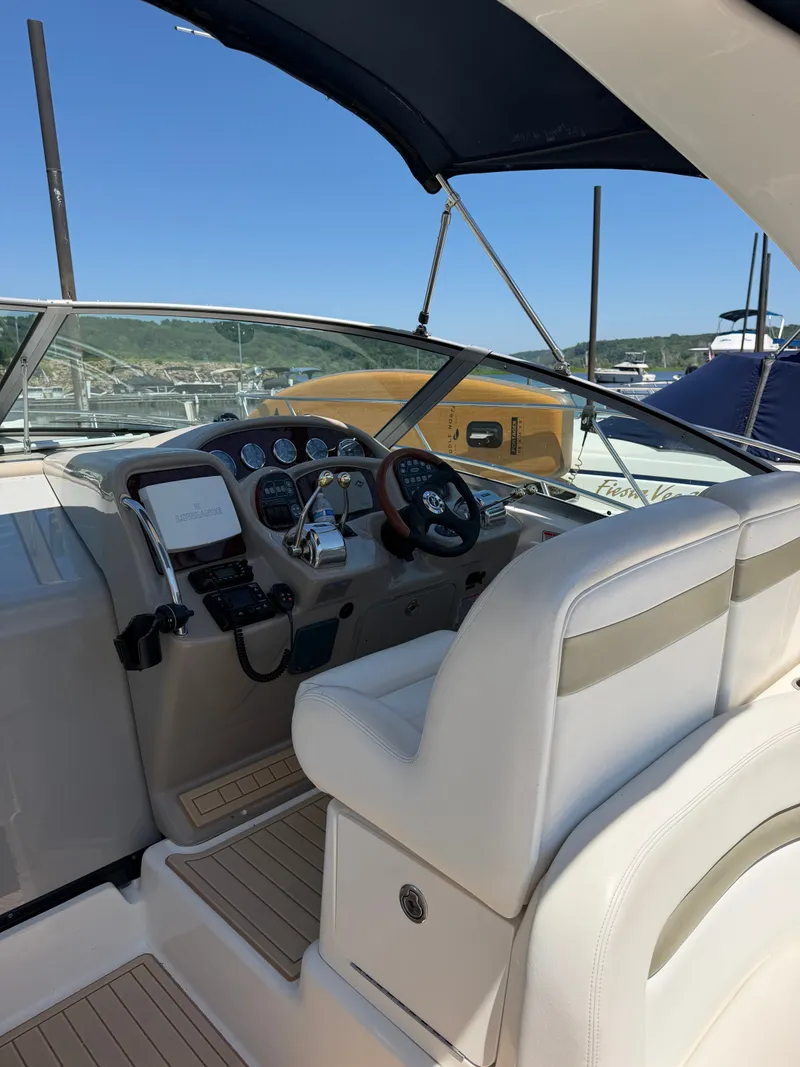 Slide: The Image of Sea Ray Sundancer 320 2006 - 3
