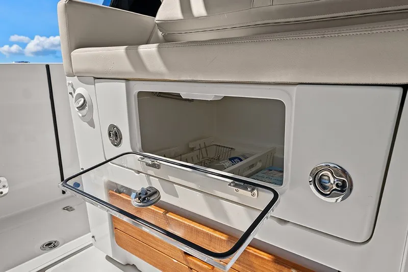 Slide: The Image of Insulated built-in cooler/storage under second row seating - 20