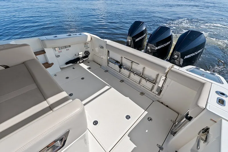 Slide: The Image of Stern bench seat folded - 14