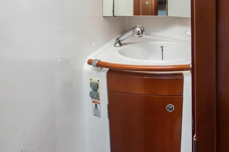 Slide: The Image of Bathroom sink area on a 2007 Beneteau Oceanis Clipper 523 yacht. - 29