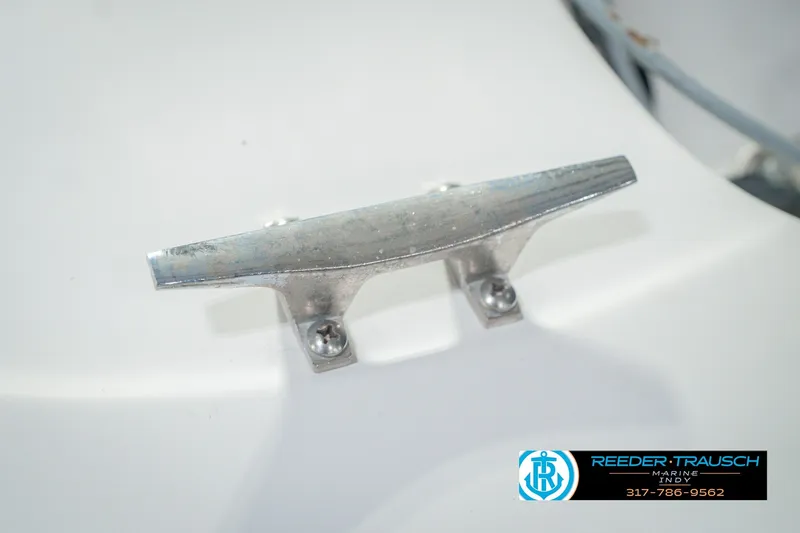 Slide: The Image of Metal cleat on a 1998 Nitro 700 LX SC boat deck. - 61
