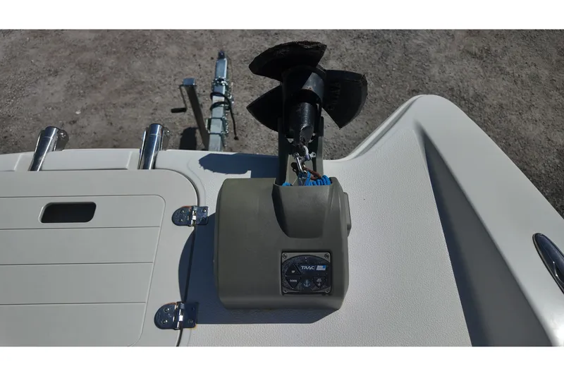 Slide: The Image of 2017 Starcraft Crossover 231 SCX OB boat with anchor control system. - 16