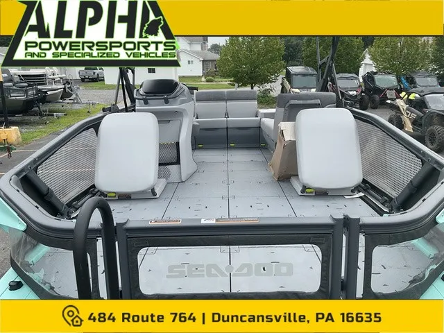 Slide: The Image of Sea-Doo SWITCH SPORT 18 FT 300 HP TECH PKG 2026 - 3