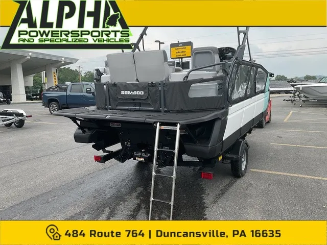 Slide: The Image of Sea-Doo SWITCH SPORT 18 FT 300 HP TECH PKG 2026 - 6