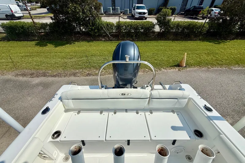 Slide: The Image of 2016 Sea Hunt Ultra 211 boat with outboard motor, viewed from above. - 9