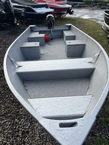Slide: The Image of Alumacraft V-14 Tiller 2026 - 7