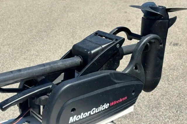Slide: The Image of MotorGuide Wireless trolling motor on 2012 Chaparral 19 H2O Ski & Fish boat. - 20