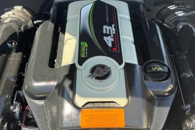 Slide: The Image of Engine of 2012 Chaparral 19 H2O Ski & Fish, 4.3 MPI MerCruiser, close-up view. - 12