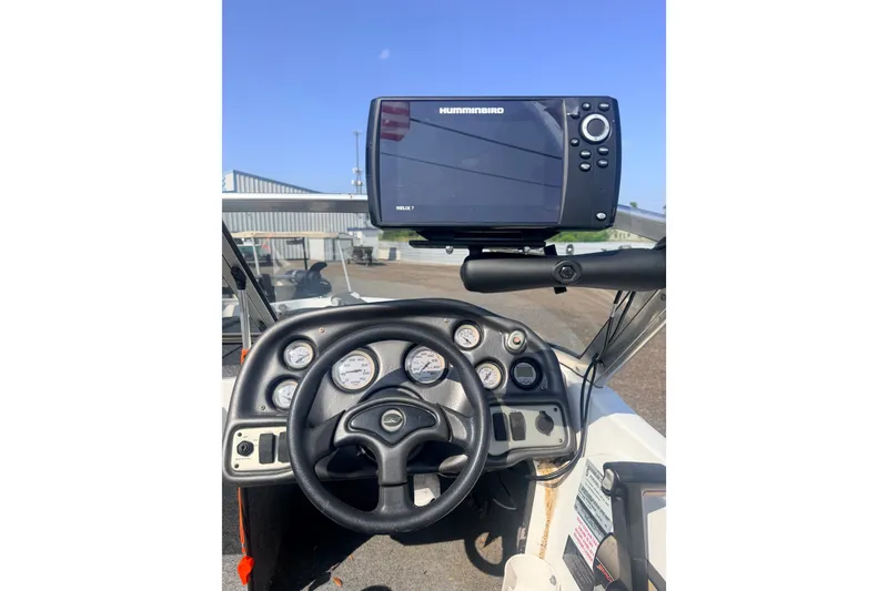 Slide: The Image of Dashboard of a 2002 Nitro 175 Sport boat with Humminbird Helix 7 GPS. - 14