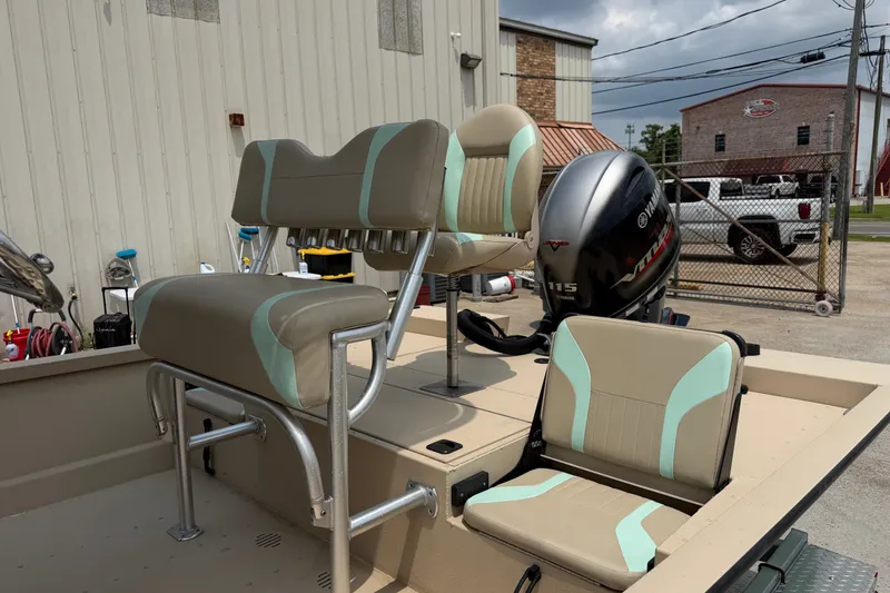 Slide: The Image of 2021 G3 Bay 20 DLX boat with Yamaha 115 engine, featuring stylish seating. - 13