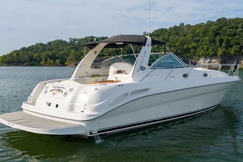 The Image of Sea Ray 410 Sundancer 2000 - undefined