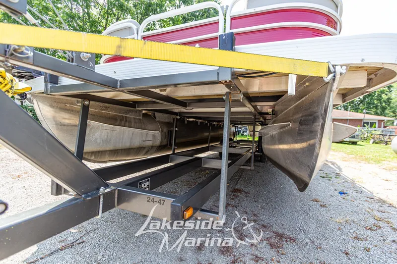 Slide: The Image of 2021 Bennington SV 22 Quad Bench pontoon boat on trailer at Lakeside Marina. - 10