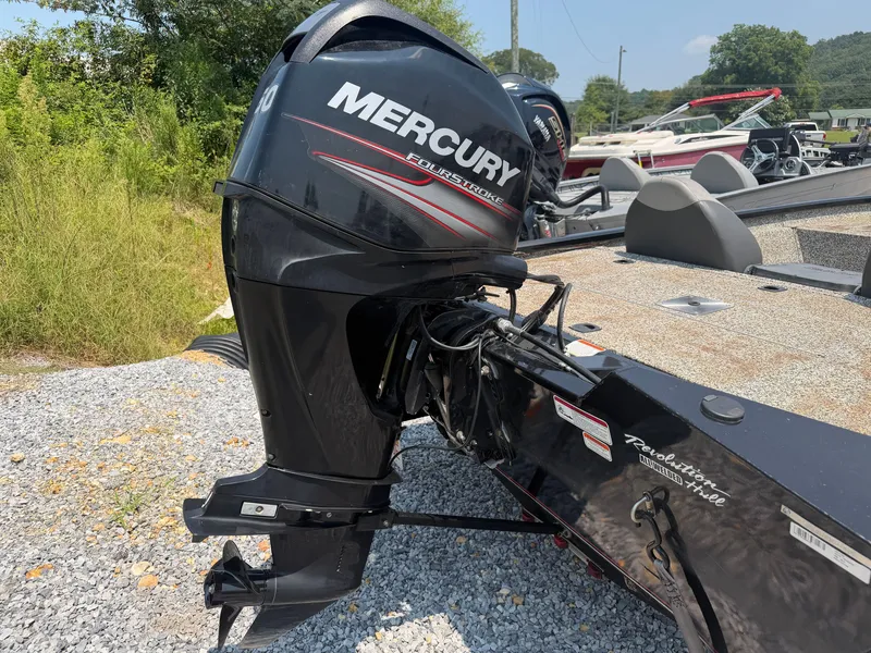 Slide: The Image of A Mercury outboard motor is attached to a 2015 Tracker Pro Team 175 TXW boat. - 3