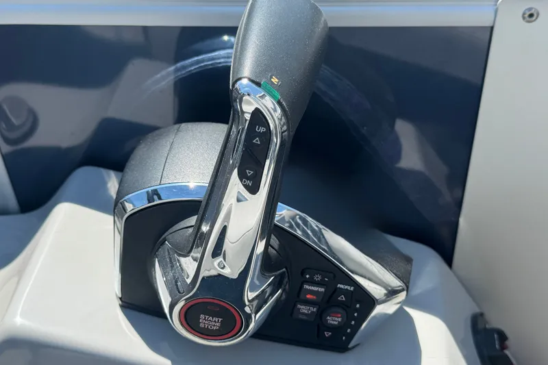 Slide: The Image of Throttle control of 2023 Bennington 23 LX STERN RADIUS boat, featuring start/stop button. - 9