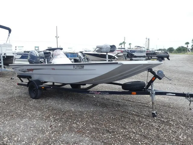 Slide: The Image of 2018 Alumacraft 175 PROWLER on a trailer, ready for use. - 4