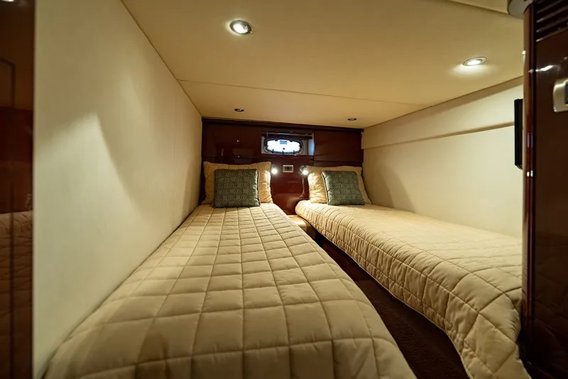 Slide: The Image of Guest stateroom - 33