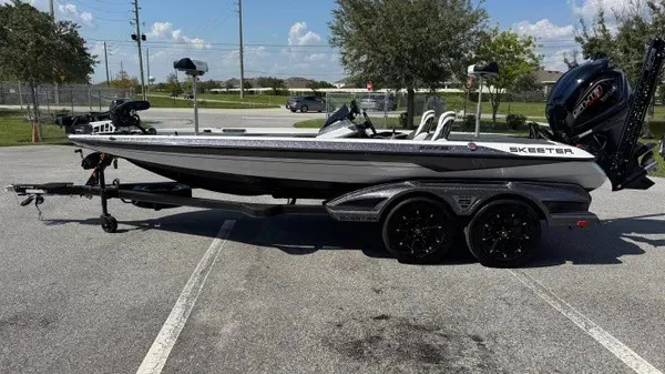 Slide: The Image of Skeeter FXR20 FLEX 2026 - 18