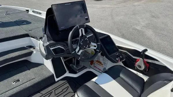 Slide: The Image of Skeeter FXR20 FLEX 2026 - 11
