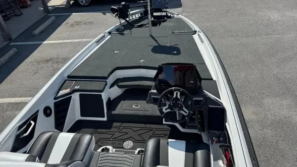 Slide: The Image of Skeeter FXR20 FLEX 2026 - 9