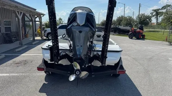 Slide: The Image of Skeeter FXR20 FLEX 2026 - 20