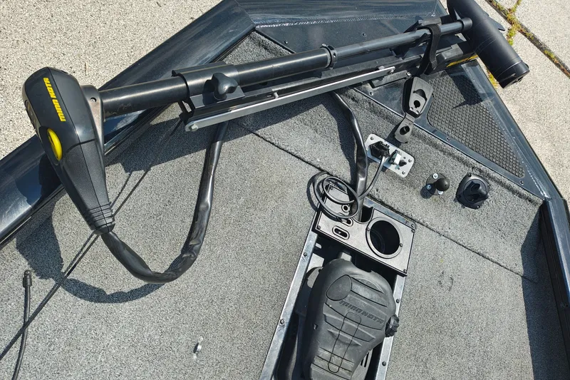 Slide: The Image of 2016 Tracker Pro Team 175 TXW boat deck with Minn Kota trolling motor. - 10