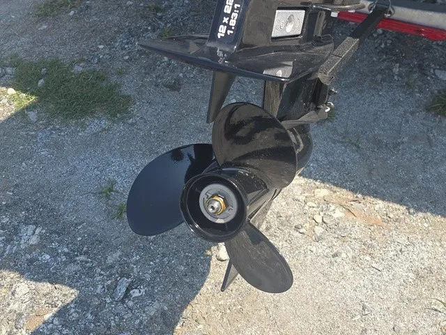 Slide: The Image of Tracker Bass Tracker Classic CC 2026 - 20