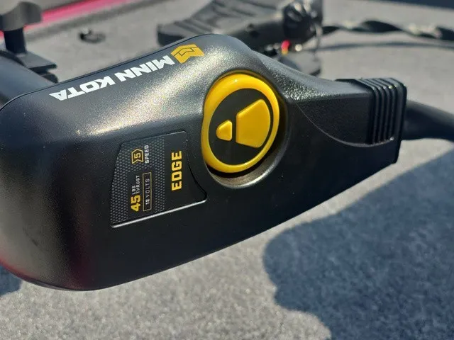 Slide: The Image of Tracker Bass Tracker Classic XL 2026 - 19