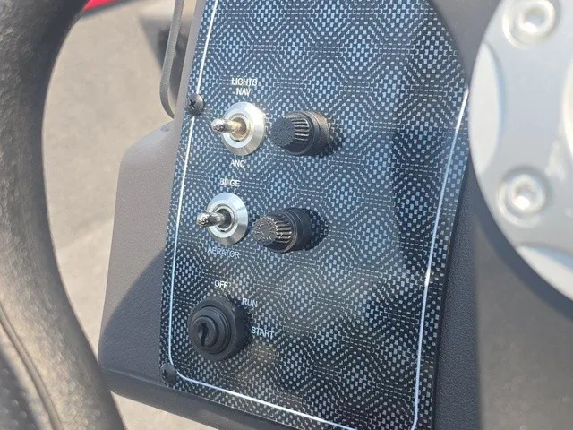 Slide: The Image of Tracker Bass Tracker Classic XL 2026 - 26