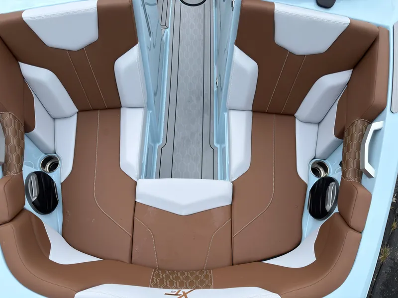 Slide: The Image of MasterCraft XT20 2027 - 55