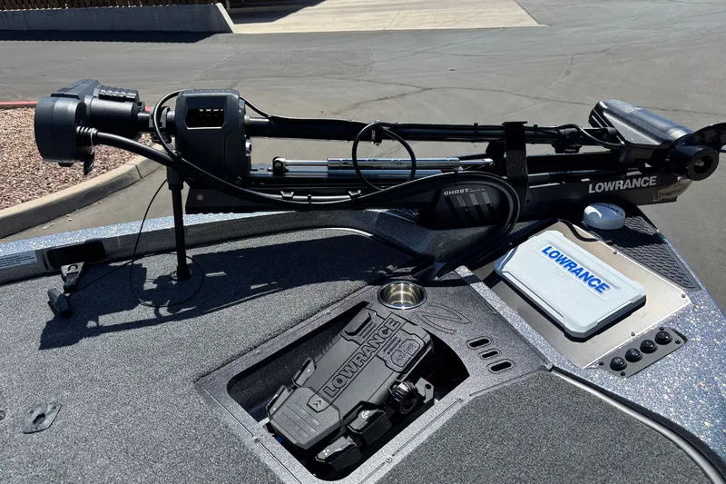 Slide: The Image of 2027 Ranger Z518 Cup-Equipped boat with Lowrance equipment on deck. - 15