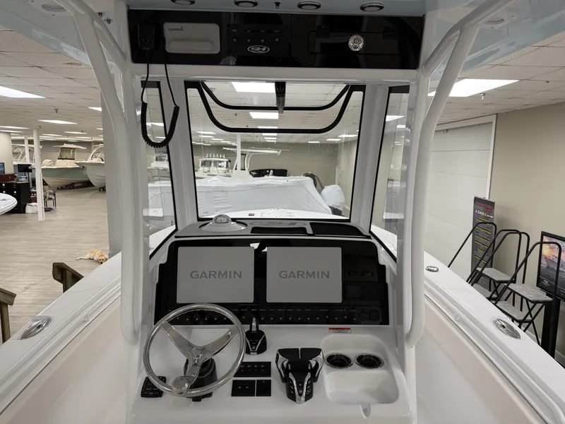 Slide: The Image of Sea Hunt Ultra 265SE 2027 - 10