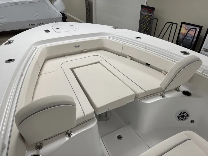 Slide: The Image of Sea Hunt Ultra 265SE 2027 - 11
