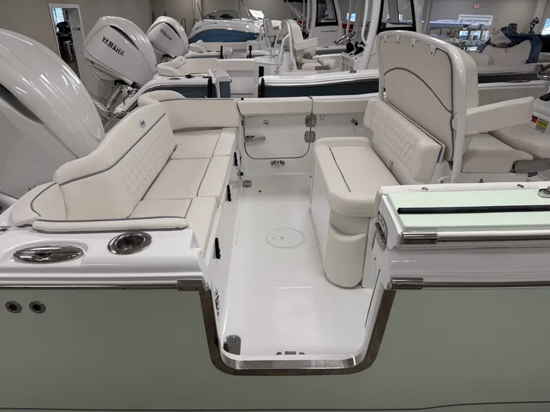 Slide: The Image of Sea Hunt Ultra 255SE 2027 - 7