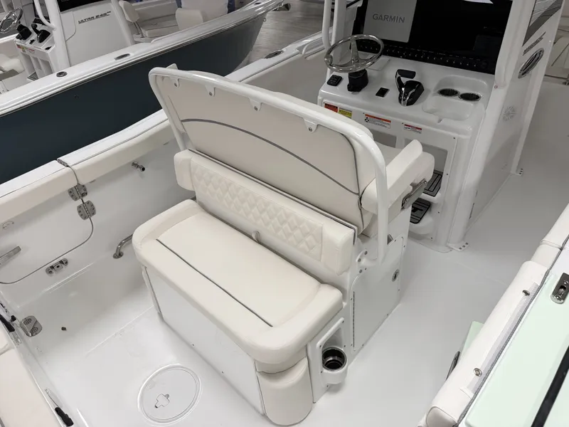 Slide: The Image of Sea Hunt Ultra 255SE 2027 - 11