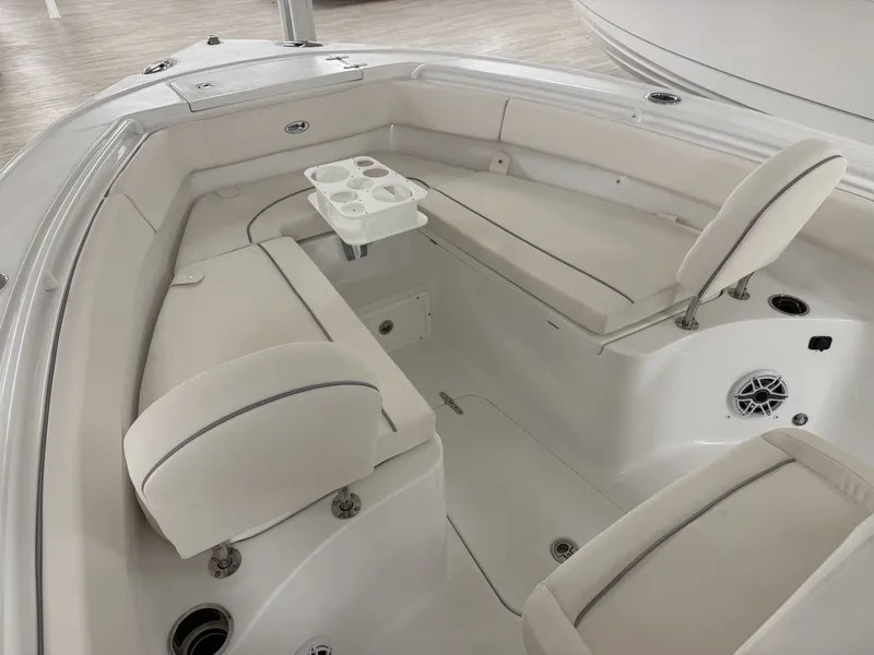 Slide: The Image of Sea Hunt Ultra 255SE 2027 - 13