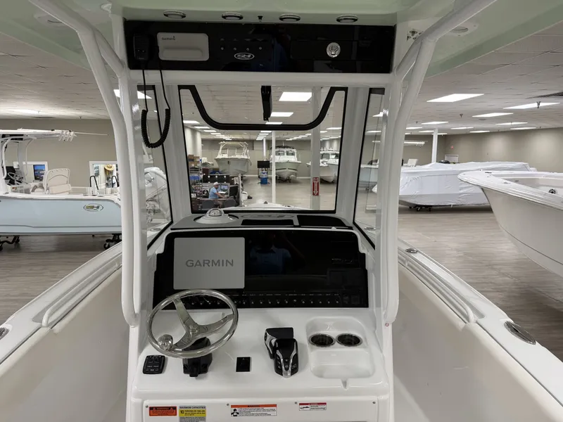 Slide: The Image of Sea Hunt Ultra 255SE 2027 - 12