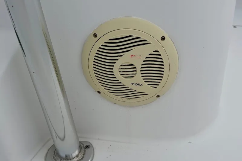 Slide: The Image of Speaker on 2016 Sportsman Island Bay 20 boat, featuring Pyle Hydra marine audio. - 24
