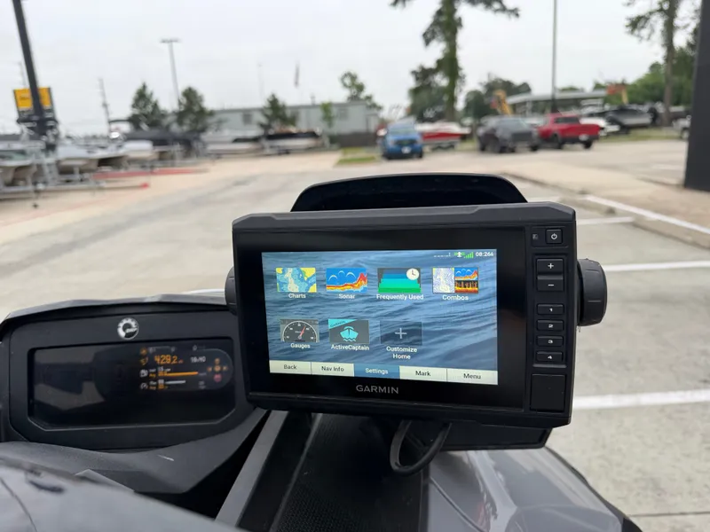 Slide: The Image of A Garmin navigation system is mounted on a Sea-Doo FISH PRO TROPHY 170. - 13