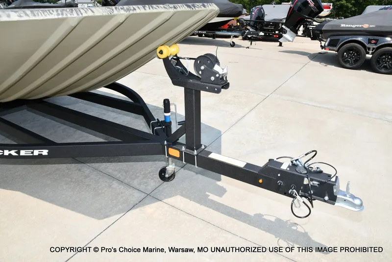 Slide: The Image of Tracker Grizzly 2072 CC 2027 - 30