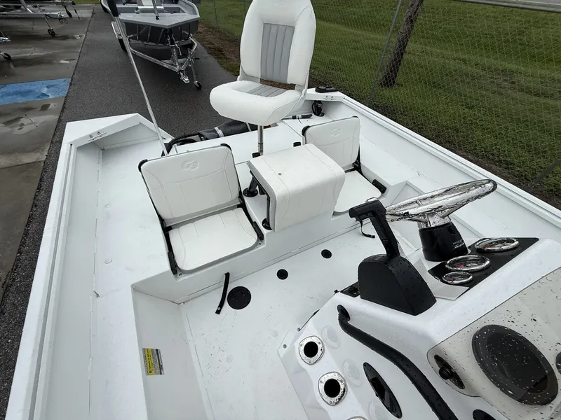 Slide: The Image of G3 Bay 20-F115 WHITE 2027 - 8