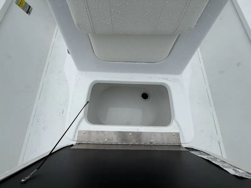 Slide: The Image of G3 Bay 20-F115 WHITE 2027 - 10