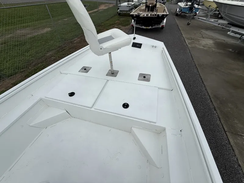 Slide: The Image of G3 Bay 20-F115 WHITE 2027 - 5