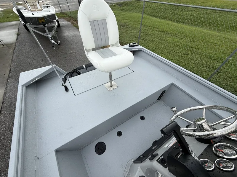 Slide: The Image of G3 Bay 18 BAY-F90 WHITE 2027 - 7