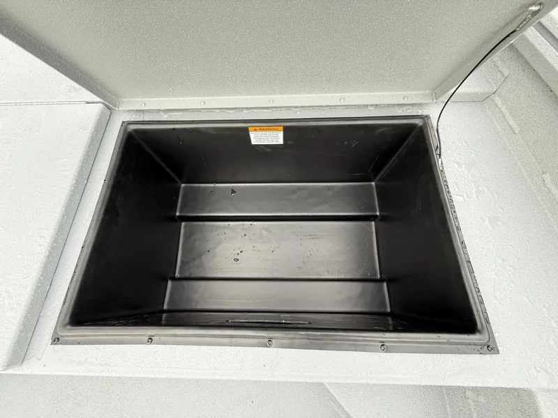 Slide: The Image of G3 Bay 18 BAY-F90 WHITE 2027 - 3
