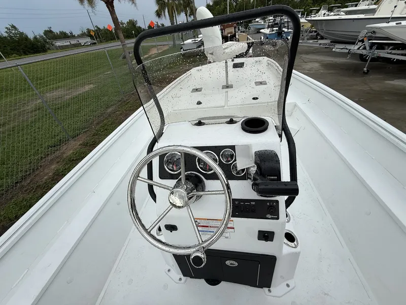 Slide: The Image of G3 Bay 20-F115 WHITE 2027 - 7