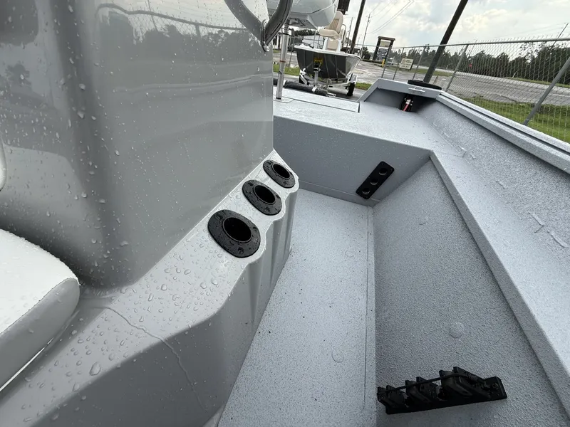 Slide: The Image of G3 Bay 18 BAY-F90 WHITE 2027 - 6