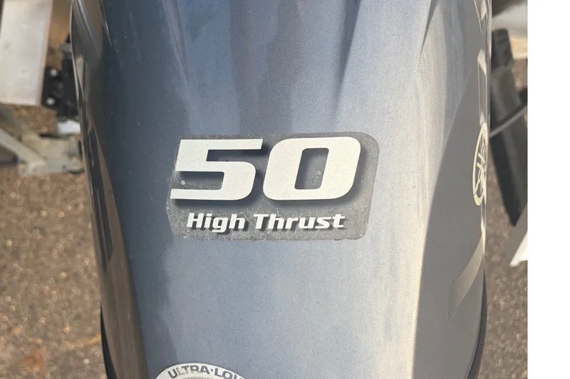 Slide: The Image of 2015 Sweetwater 2286 boat engine with 50 High Thrust label. - 21
