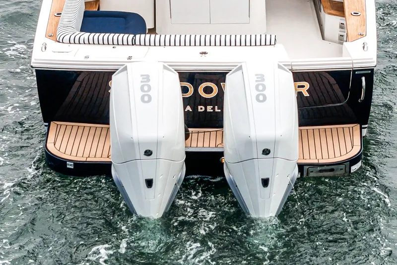 Slide: The Image of 2020 Hunt Yachts Surfhunter 32 with twin 300 horsepower engines on water. - 57