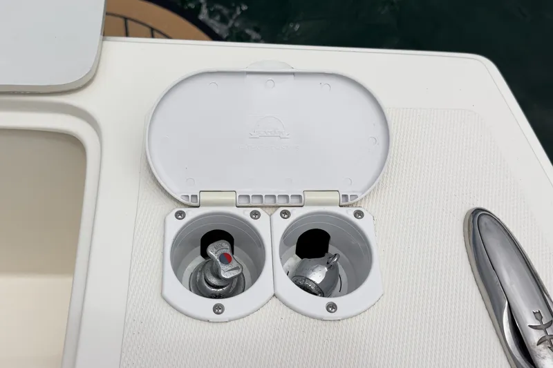 Slide: The Image of Hunt Yachts Surfhunter 32, 2020 model, fuel cap compartment detail. - 22